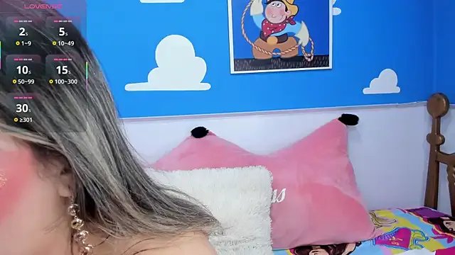 Freechat miss__evolet on StripChat