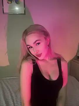 Miss_Alisse — Zoom something)