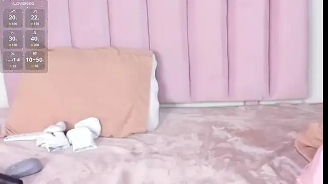 MissCandyliciouss from StripChat is Freechat