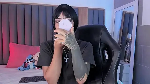 misstomie_ on StripChat 