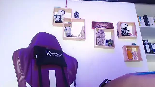 mistress__lilith from StripChat is Freechat