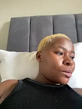 Freechat MiyaXo2 on StripChat