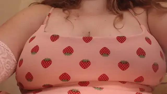 moaningsquirtle from StripChat is Freechat