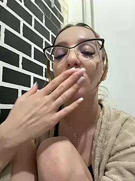 MoonedByEva from StripChat is Freechat
