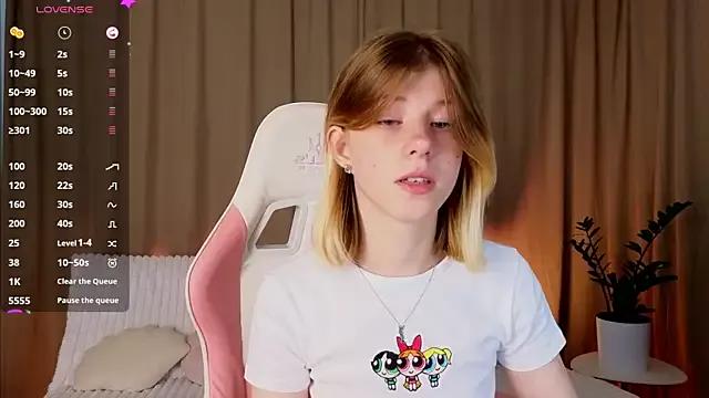 MuraLuxa from StripChat is Private