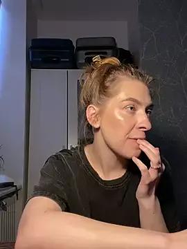 Mya_Huffman from StripChat is Freechat