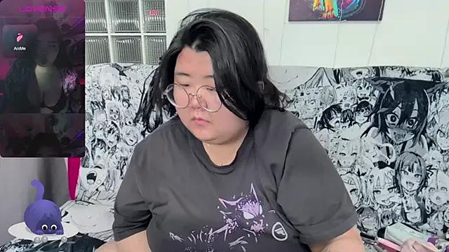 Nadine_asian from StripChat