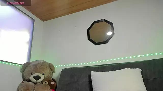 naomi_rouse_ from StripChat is Freechat