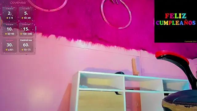 Natasha_clifford from StripChat is Freechat