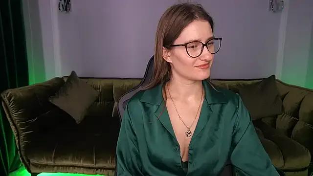 NaughtyNurseVibe on StripChat