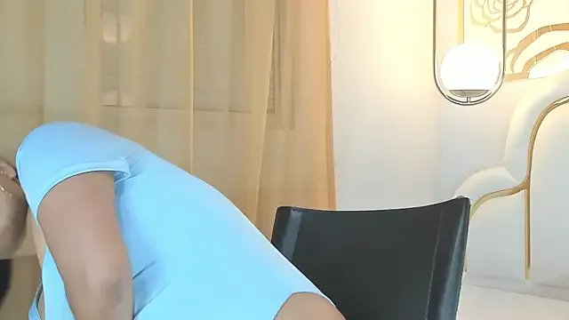 Freechat naughtyrose_vc on StripChat