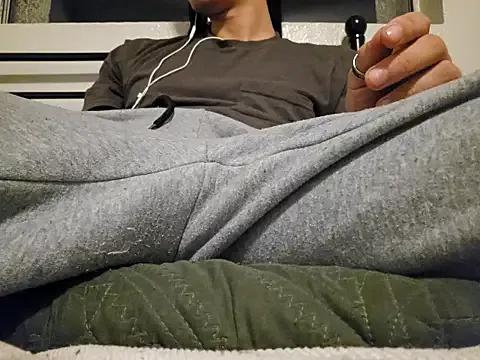 Nicks9inches from StripChat is Freechat