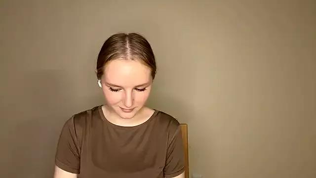 NicoleWow from StripChat is Freechat