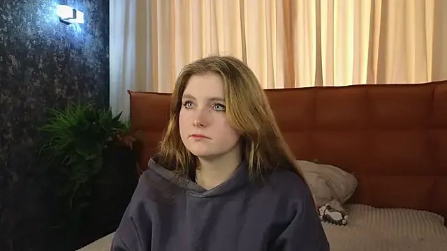 Freechat NightSaffron on StripChat