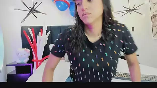 niia7 from StripChat is Freechat