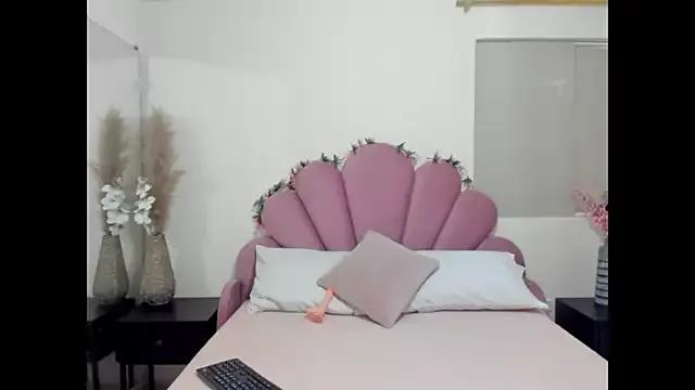 NikolTucson from StripChat is Freechat