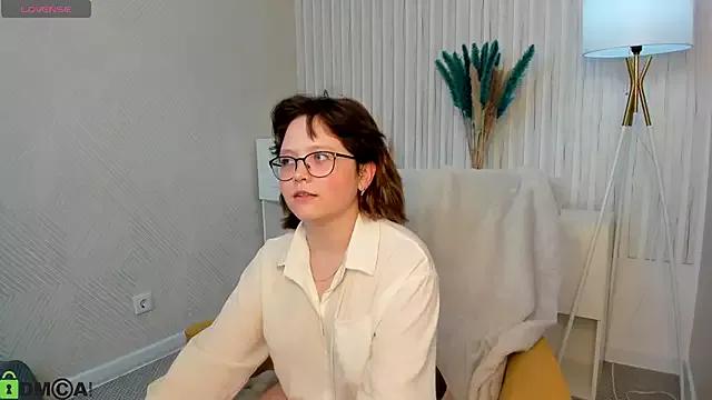 Nina_Lunaa from StripChat is Freechat