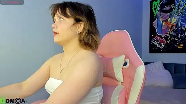 Nina_Lunaa from StripChat is Freechat