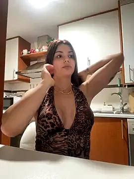StripChat Noeliagglow is Freechat Noeliagglow — me desnudo / I undress