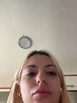 Noeliagglow from StripChat is Freechat