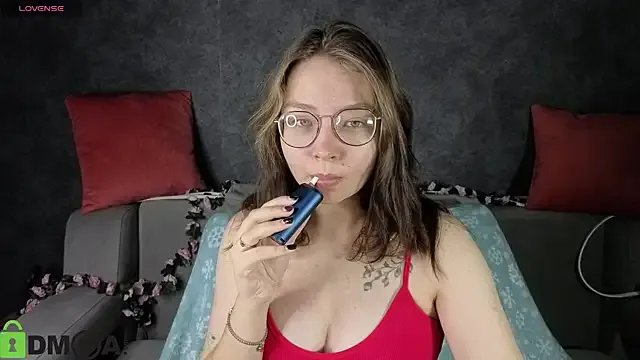 Freechat Nuura_Moore on StripChat