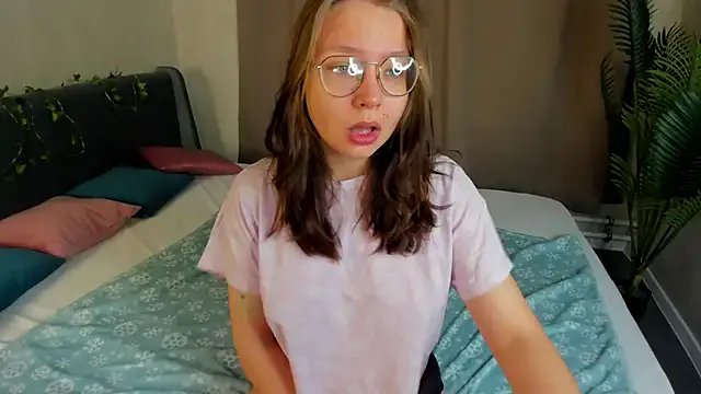 Freechat Nuura_Moore on StripChat