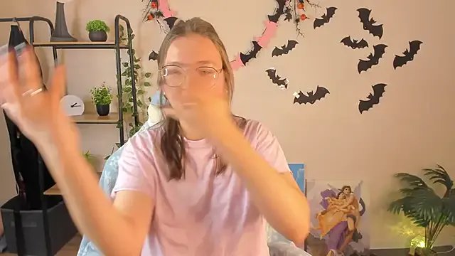 Freechat Nuura_Moore on StripChat