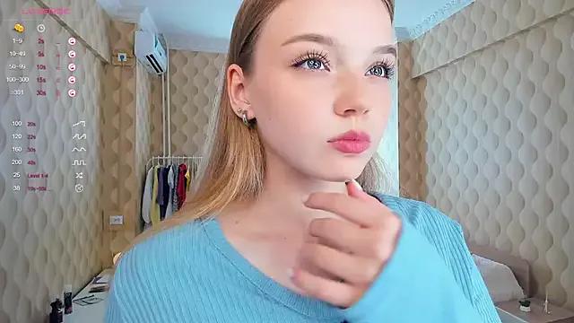 OdellaCaris from StripChat is Freechat