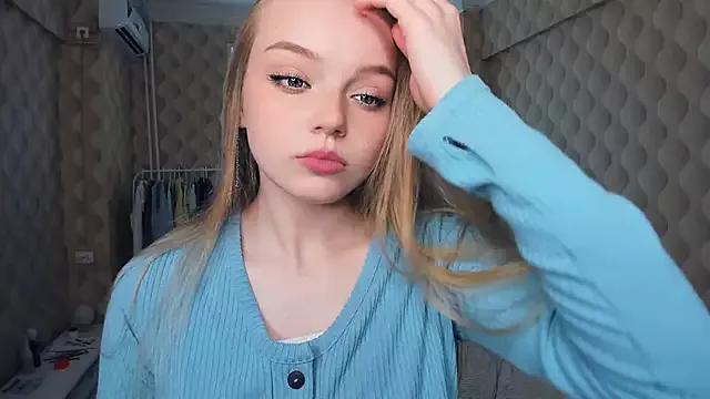 OdellaCaris from StripChat is Freechat