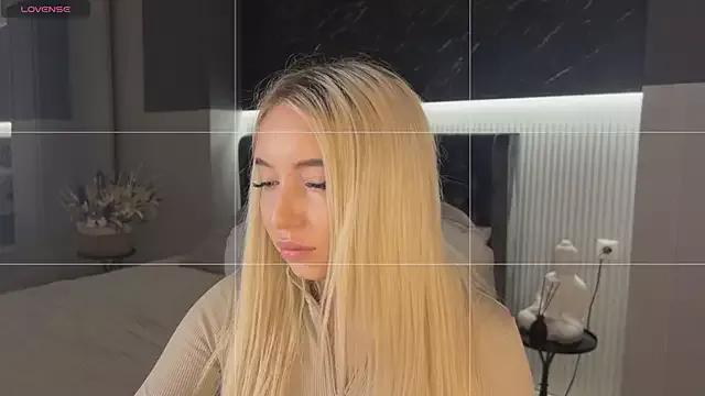 OhMyEmma from StripChat is Freechat