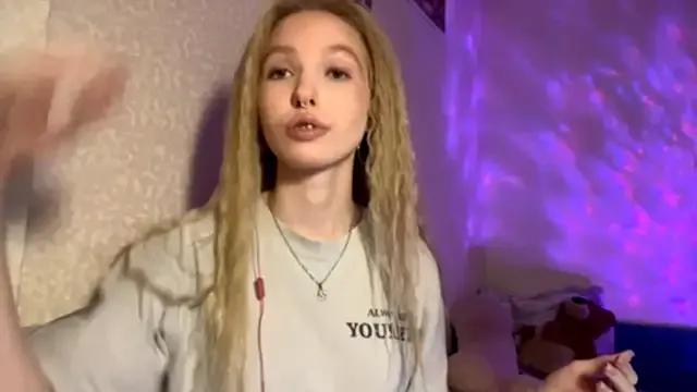 Olivia_Somevel from StripChat is Freechat