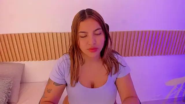 OliviaSweett from StripChat is Freechat