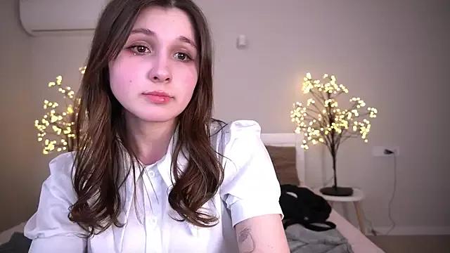 OpulentSiren from StripChat is Freechat