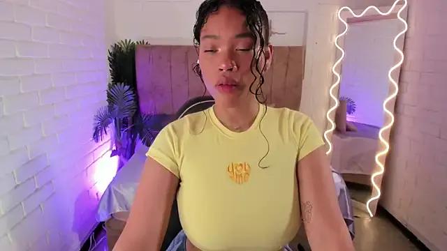 Freechat penelope_tay1 on StripChat