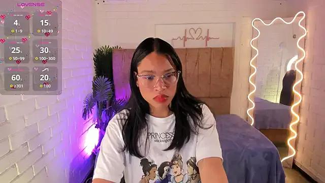 Freechat penelope_tay1 on StripChat
