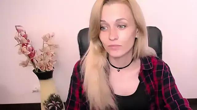 PeppyMia from StripChat