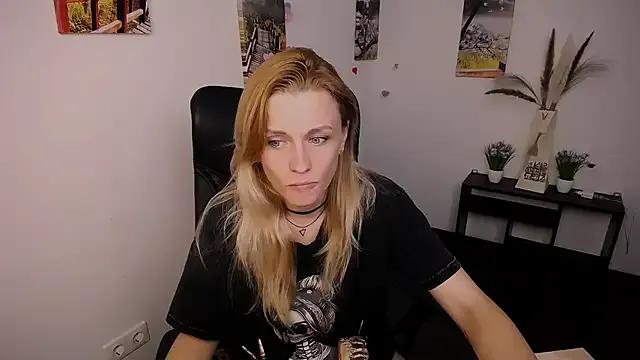 PeppyMia from StripChat is Freechat