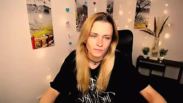 PeppyMia from StripChat