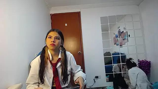 Perla_kitty19 from StripChat is Freechat