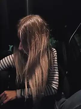 PetiteSecrets on StripChat