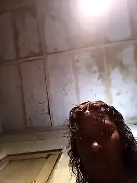 PetiteSquirtQueen from StripChat is Freechat