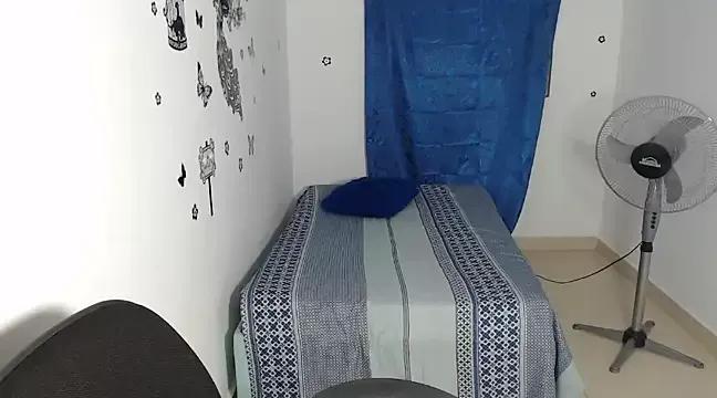 pettite_pervertt on StripChat 