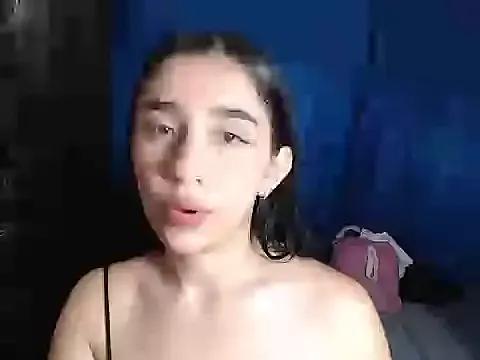 pettite_pervertt on StripChat 