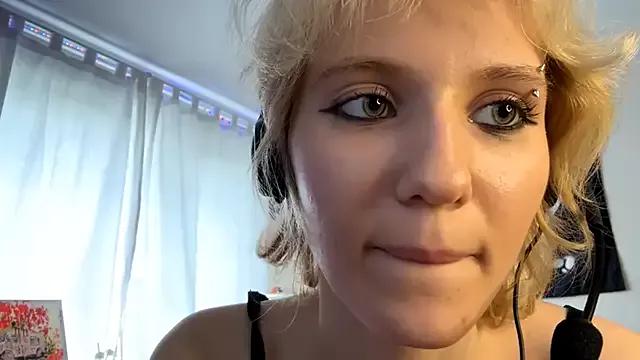 PirateFlower from StripChat is Freechat