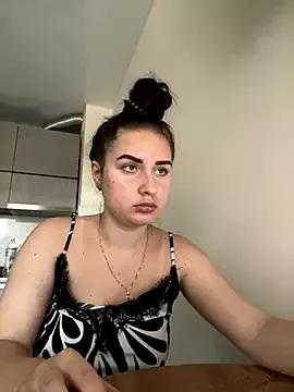 polinnamur from StripChat is Freechat