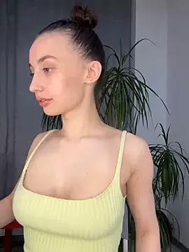 Polli_Kiss from StripChat is Freechat