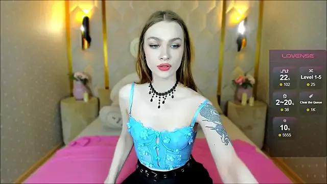 PollyHolley from StripChat is Freechat
