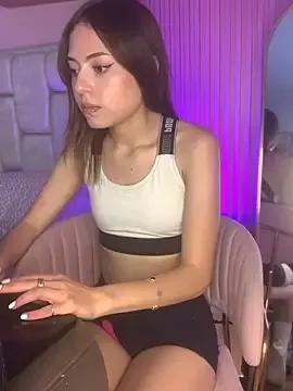 PrettyAmber from StripChat is Freechat