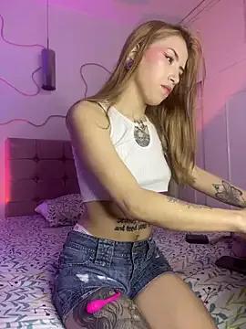 PrettyAshley_ from StripChat is Freechat