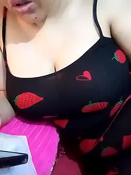 Queen-maha from StripChat is Freechat